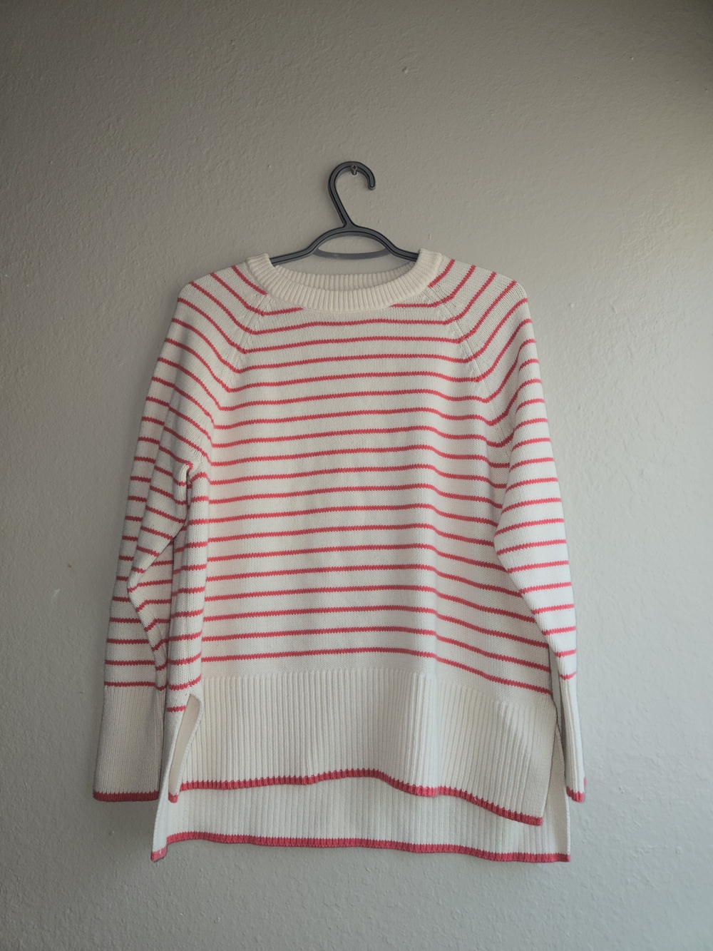 A New Day Women M Red White Striped Knit Sweater Raglan Pullover Split Hem